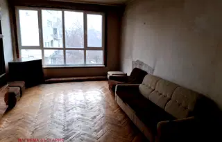 Тристаен апартамент в София, Сухата река