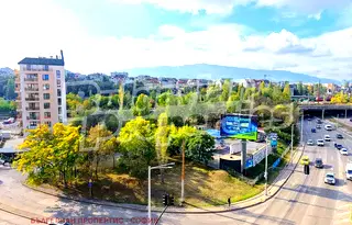 Тристаен апартамент в София, Сухата река