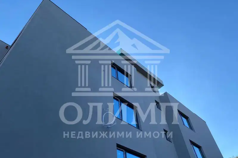 Тристаен апартамент в Добрич, Свети Георги