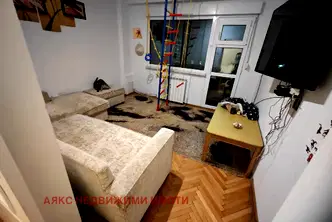 Тристаен апартамент в София, Свобода