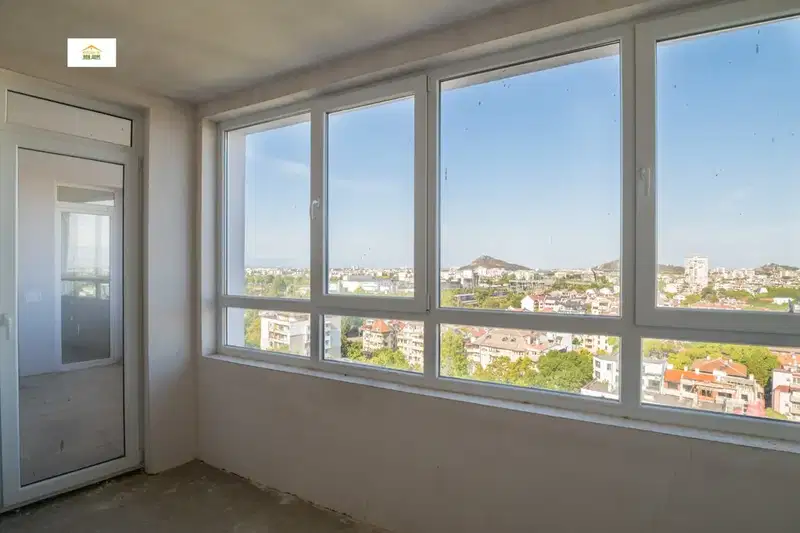 3-bedroom apartment in Plovdiv, Sydiiski
