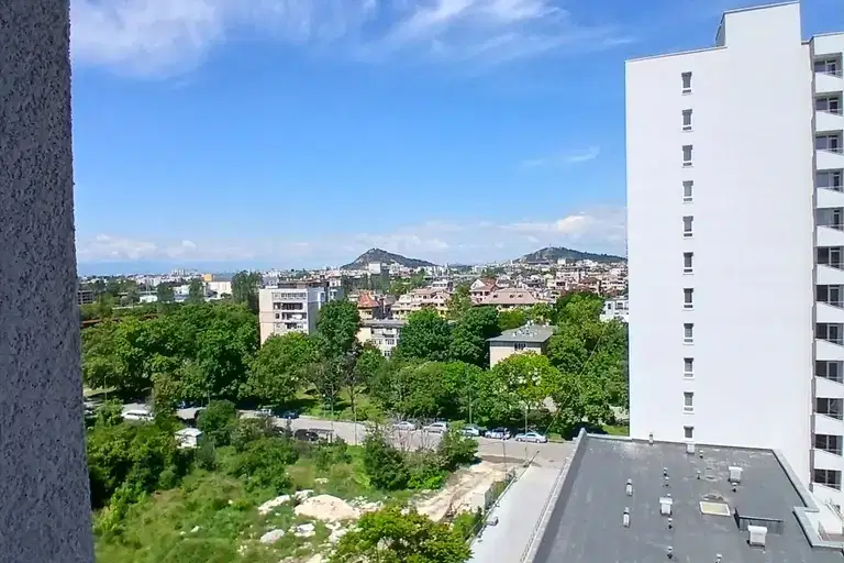 3-bedroom apartment in Plovdiv, Sydiiski