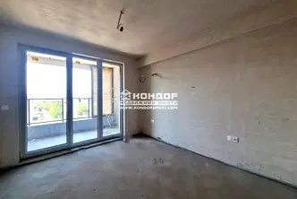 Тристаен апартамент в Пловдив, Тракия