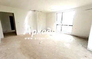 Тристаен апартамент с две тераси в Тракия, Пловдив
