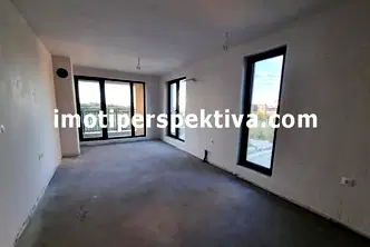 Тристаен апартамент в Пловдив, Тракия