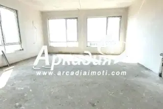 Тристаен апартамент с две тераси в Тракия, Пловдив