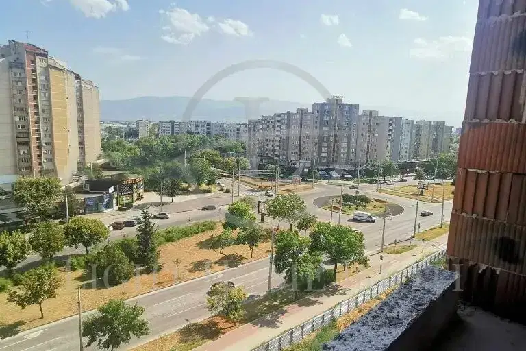 Тристаен апартамент в Пловдив, Тракия
