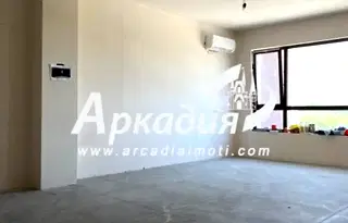 Тристаен апартамент с тераса в Тракия, близо до ТЦ Форум, Пловдив