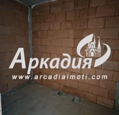 Снимка 5 — Тристаен апартамент с две тераси в Тракия, Пловдив