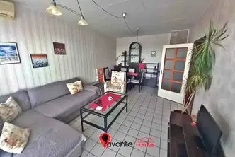 Тристаен апартамент в Шумен, Тракия