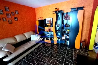 Тристаен апартамент в Шумен, Тракия