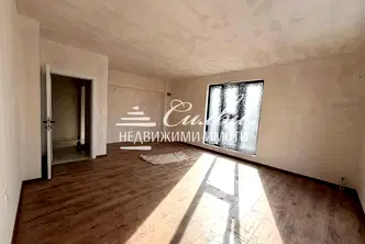 Тристаен апартамент в Шумен, Тракия