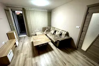 Тристаен апартамент в Шумен, Тракия