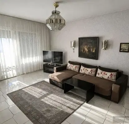 Снимка 2 — Тристаен апартамент с две тераси в Тракия, Пловдив