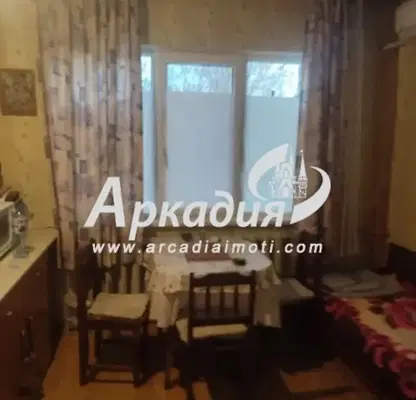 Снимка 2 — Тристаен апартамент с две усвоени тераси в Тракия, Пловдив