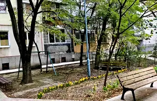 Тристаен апартамент с тераса в Тракия, Пловдив, срещу училище Матевски