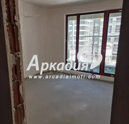 Снимка 4 — Тристаен апартамент с тераса в нова сграда в Тракия, Пловдив