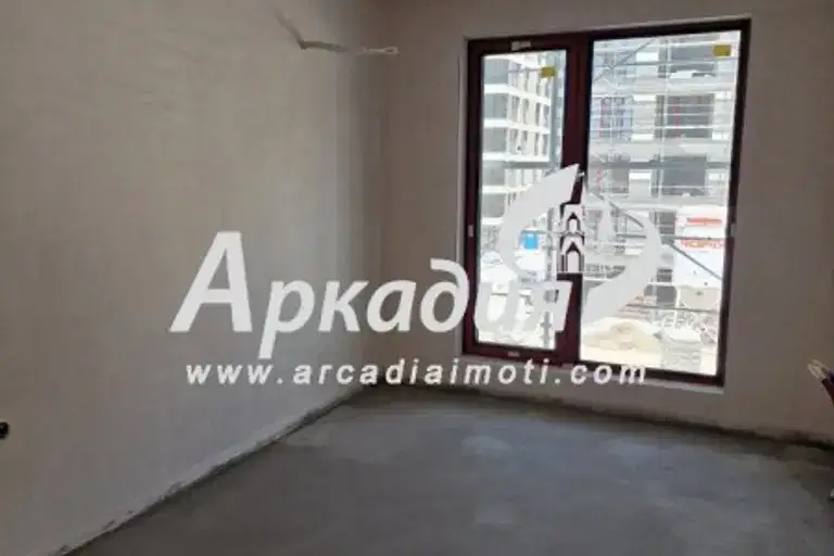 Тристаен апартамент с тераса в нова сграда в Тракия, Пловдив