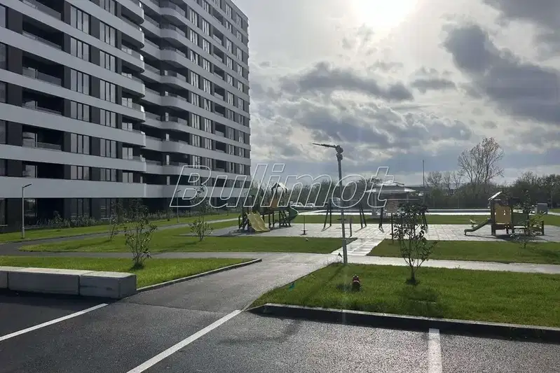Тристаен апартамент във Варна, Трошево