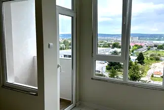 Тристаен апартамент с тераса в Трошево, Варна