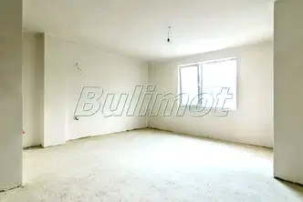 Тристаен апартамент във Варна, Трошево