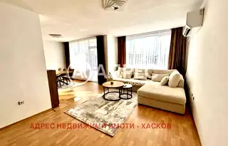 Тристаен апартамент в Хасково, Училищни