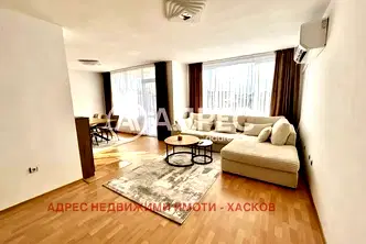 Тристаен апартамент в Хасково, Училищни