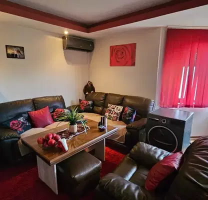 Photo 3 — 3-bedroom apartment in Raz, Varosh