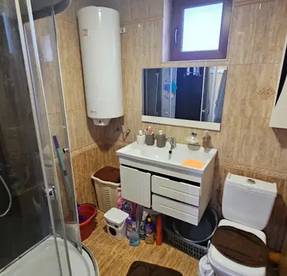 Photo 5 — 3-bedroom apartment in Raz, Varosh