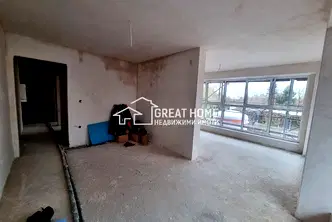 Тристаен апартамент в Търговище, Вароша