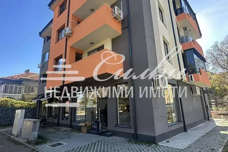 3-bedroom apartment in Tyrgovishte, Varosha