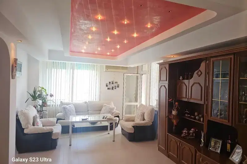 Тристаен апартамент в Кърджали, Веселчане
