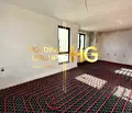 Снимка 5 — Тристаен апартамент с гледка към морето в затворен комплекс, Варна Виница