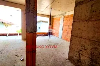 Тристаен апартамент във Варна, Виница
