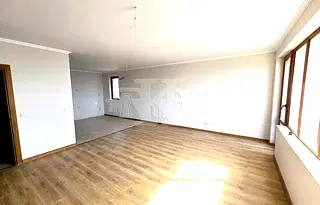 Тристаен апартамент във Варна, Виница