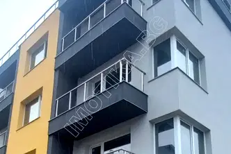 Тристаен апартамент в Виница с паркомясто и два балкона