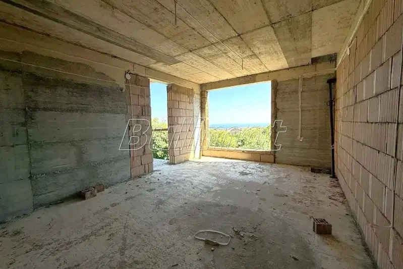 3-bedroom apartment in Varna, Vinica