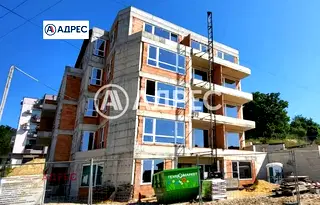 Тристаен апартамент във Варна, Виница