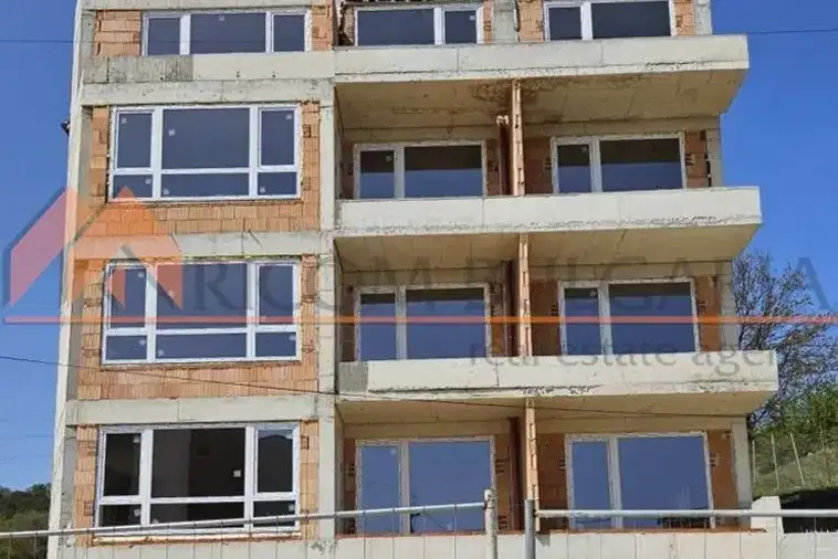 Тристаен апартамент във Варна, Виница