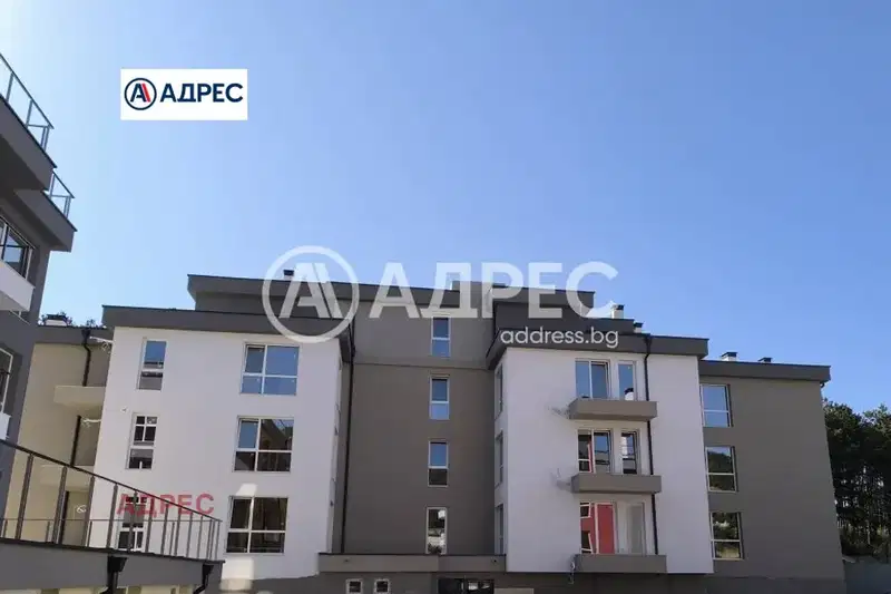 Тристаен апартамент във Варна, Виница