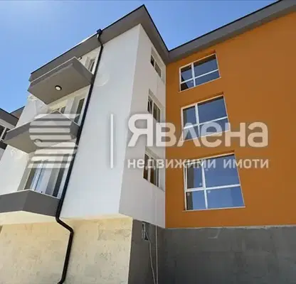 Снимка 2 — Тристаен апартамент във Варна, Виница
