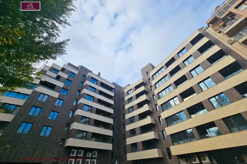 Тристаен апартамент в София, Витоша