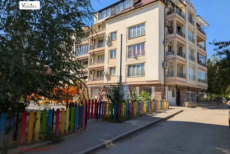 Тристаен апартамент в София, Витоша
