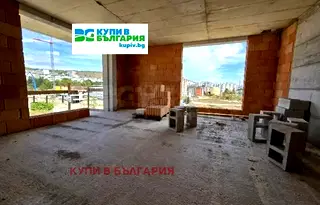 Тристаен апартамент във Варна, Владислав Варненчик 1