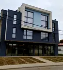 Тристаен апартамент в София, Враждебна