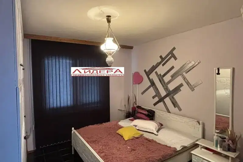 3-bedroom apartment in Plovdiv, Vystanicheski