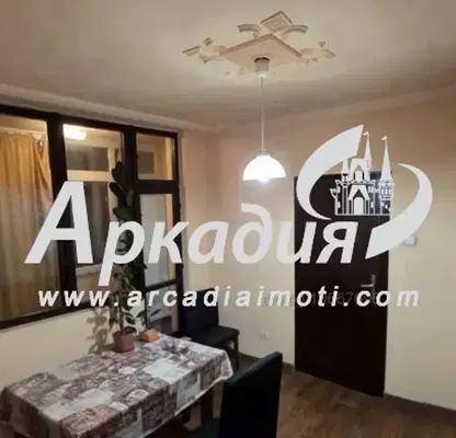 Снимка 5 — Просторен 3-стаен апартамент с две тераси в Кючук Париж, Пловдив
