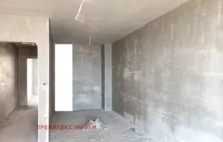 Тристаен апартамент с тераса в нова сграда в район Въстанически, Пловдив