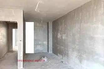 Тристаен апартамент с тераса в нова сграда в район Въстанически, Пловдив