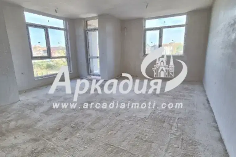 3-bedroom apartment in Plovdiv, Vystanicheski